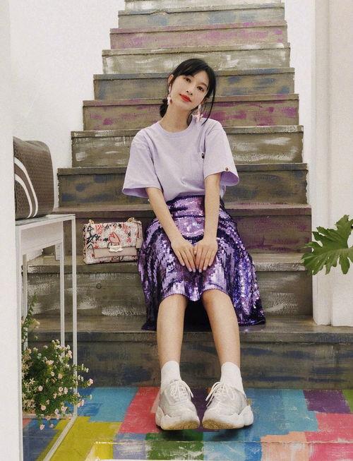 小说：穿丝袜的漂亮妈妈