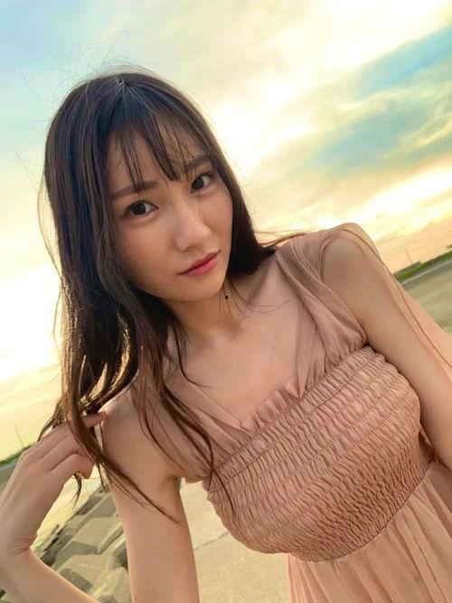 av女优      步,揭秘AV女优的幕后生活与真实故事