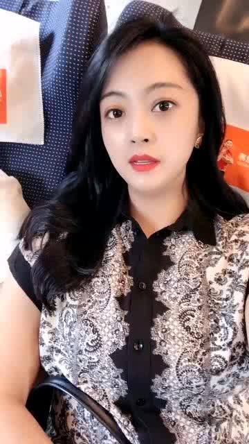 韩剧年轻的阿姨在线播放,跨越年龄界限的浪漫传奇